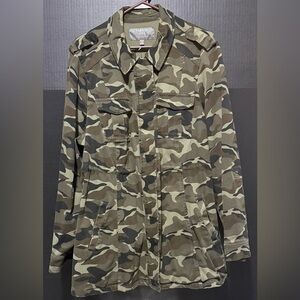 🪩Torrid ‘Feel the Fit’ Green Camo Twill Anorak Jacket